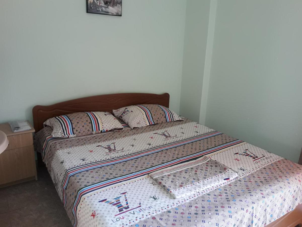 Tani'S Guesthouse Ксамил Экстерьер фото