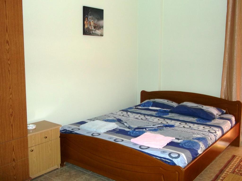 Tani'S Guesthouse Ксамил Экстерьер фото