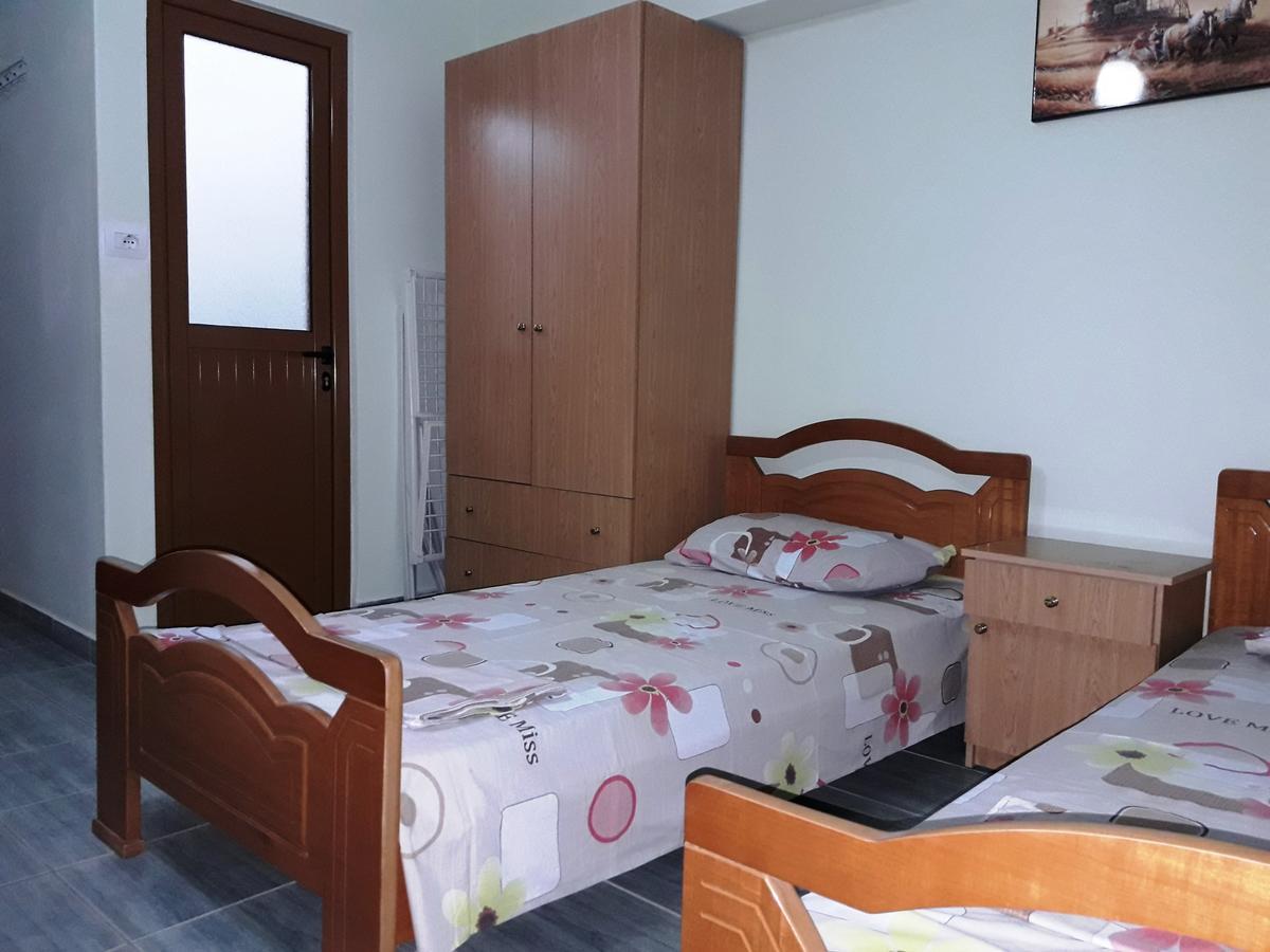 Tani'S Guesthouse Ксамил Экстерьер фото