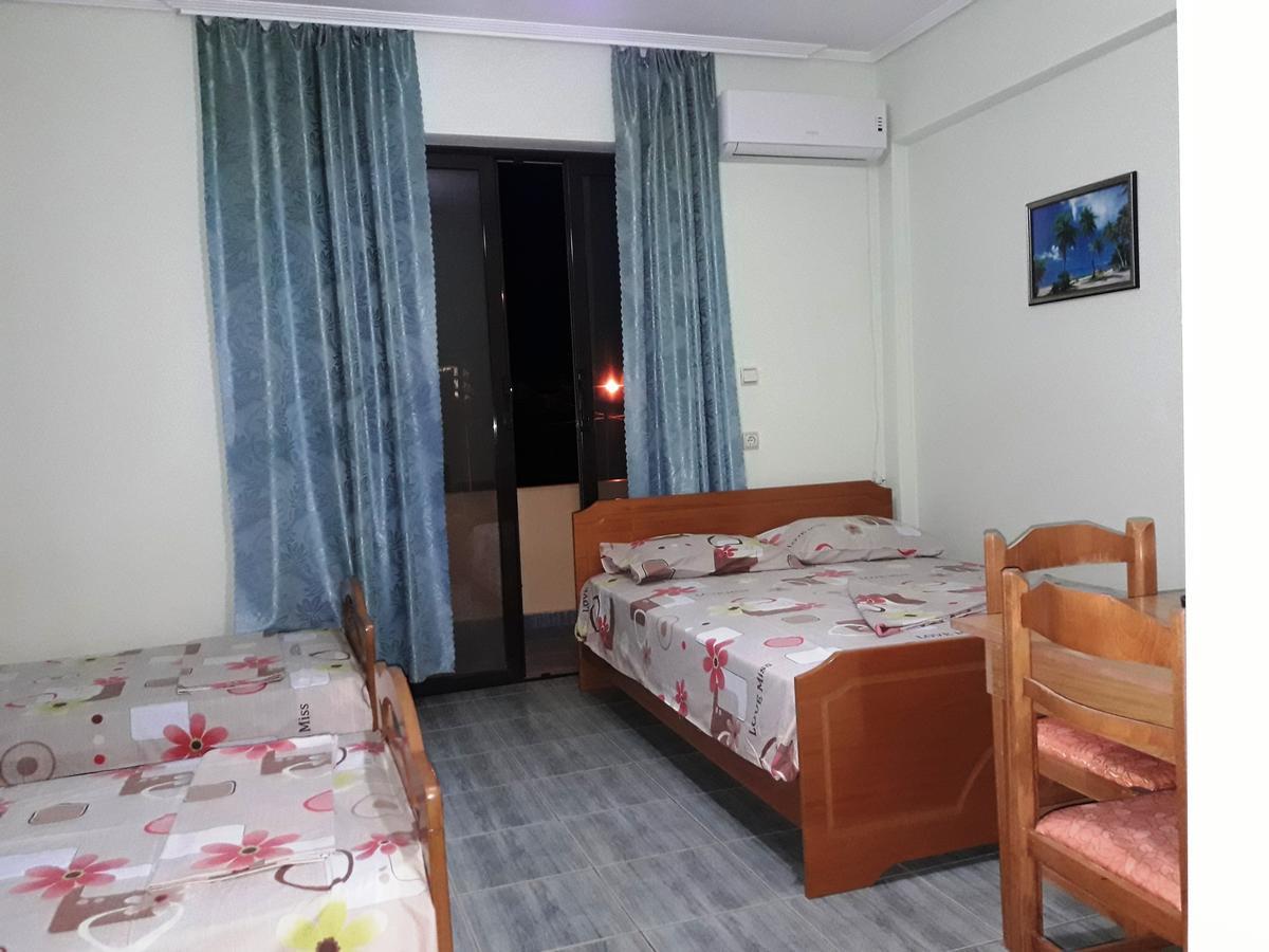 Tani'S Guesthouse Ксамил Экстерьер фото
