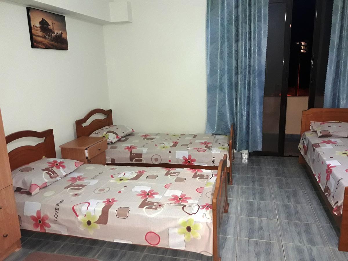 Tani'S Guesthouse Ксамил Экстерьер фото