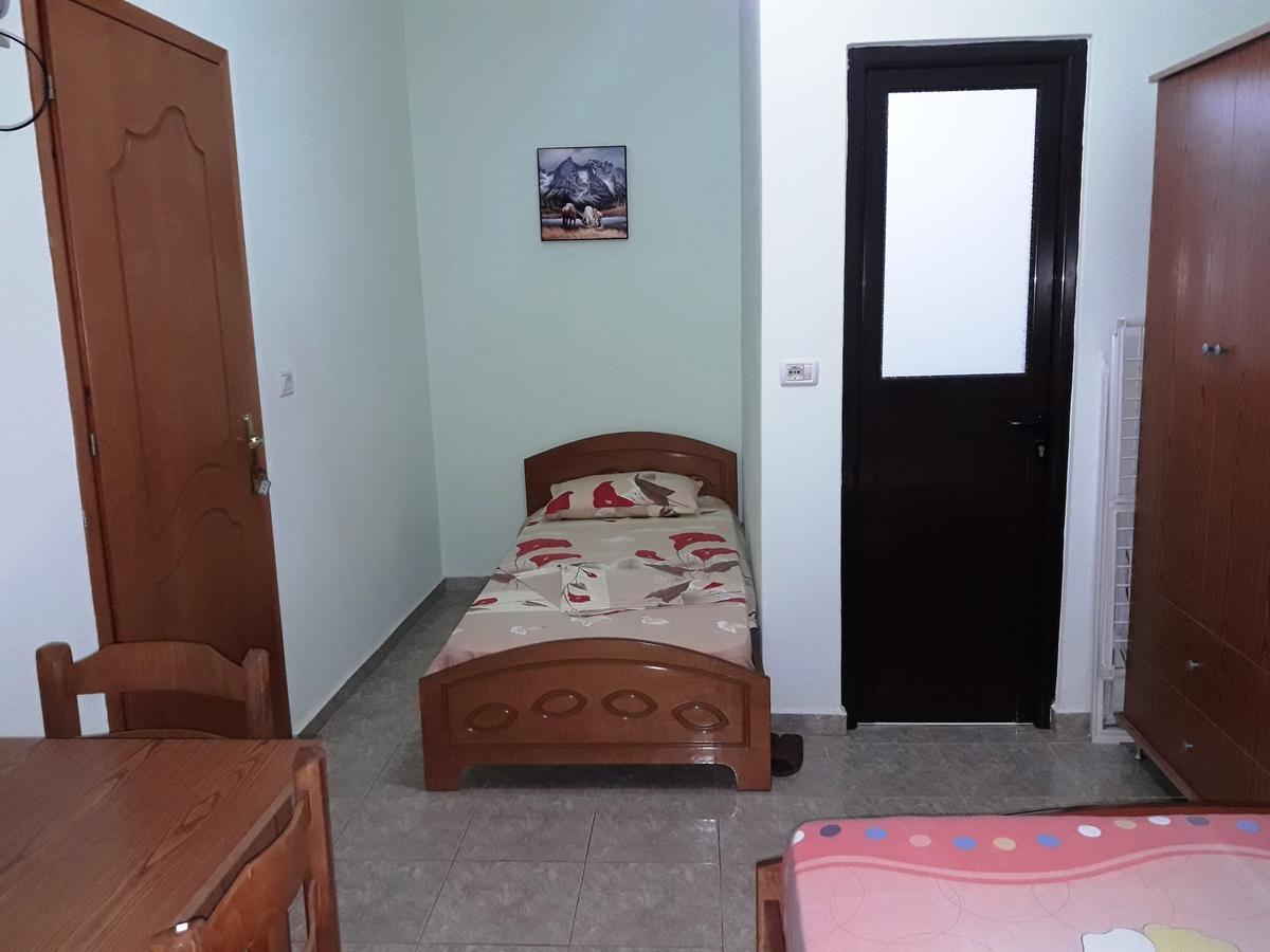 Tani'S Guesthouse Ксамил Экстерьер фото