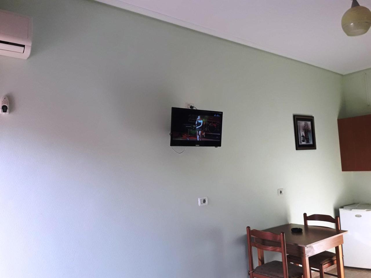 Tani'S Guesthouse Ксамил Экстерьер фото